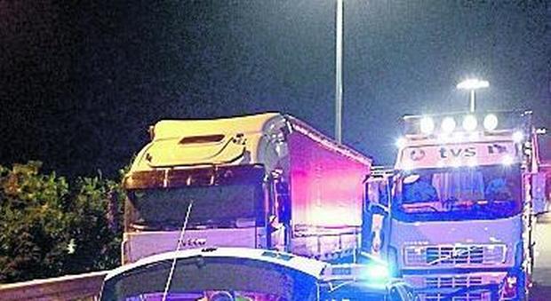 Camionista mottense investe e uccide un operaio in A13