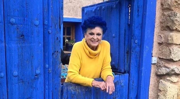 Lucia Bosè morta di polmonite: star del cinema italiano e madre di Miguel, aveva 89 anni