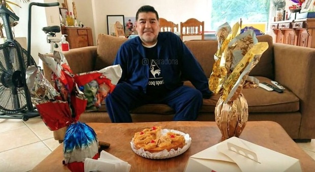 Pasqua in quarantena per Maradona «Restate a casa per il vostro bene»
