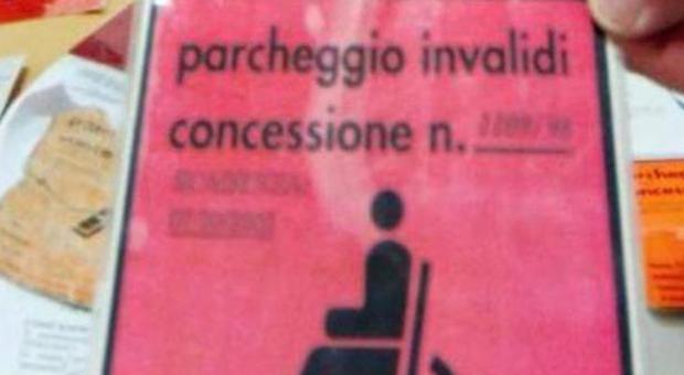 Falsifica il pass disabili della suocera nei guai dirigente veneziano Enel