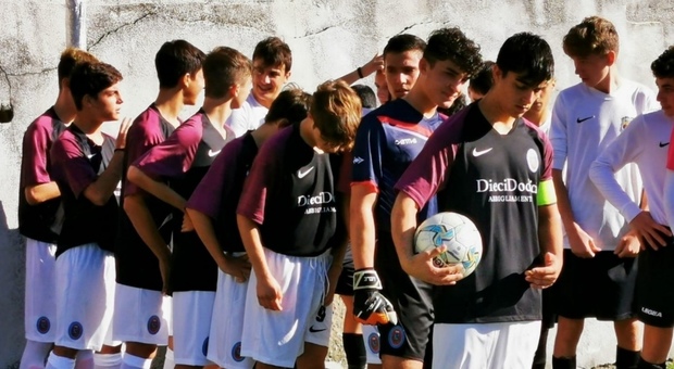 L'U16 del Cantalice prima dell'inizio del match (foto Dionisi)