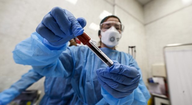 Coronavirus, la ricerca degli anticorpi a Napoli sui primi 15mila test: il 10% risulta immune