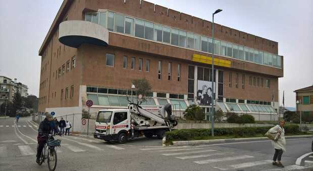 Ruba barrette e lattine all'Ipercoop: giovane patteggia 2 anni e 2 mesi