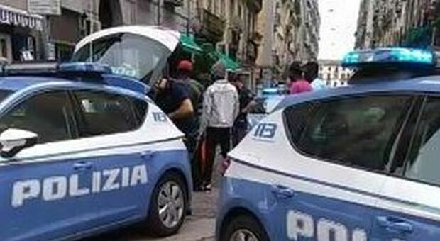 Napoli, tenta di rapinare un giovane al Vasto: arrestato