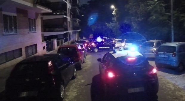 Roma, blitz antispaccio a Portuense, 15 arresti: gli appuntamenti al telefono: «Portami le chiavi»