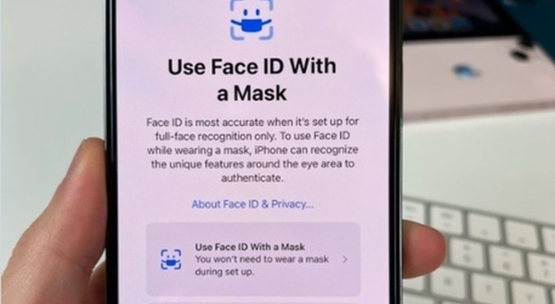 L'applicazione della Apple per il riconoscimento facciale anche con mascherina