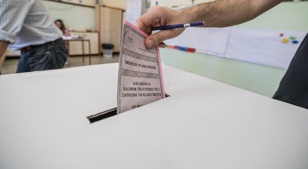 Sicilia, il M5S trionfa ai ballottaggi: sconfitti i candidati della Lega