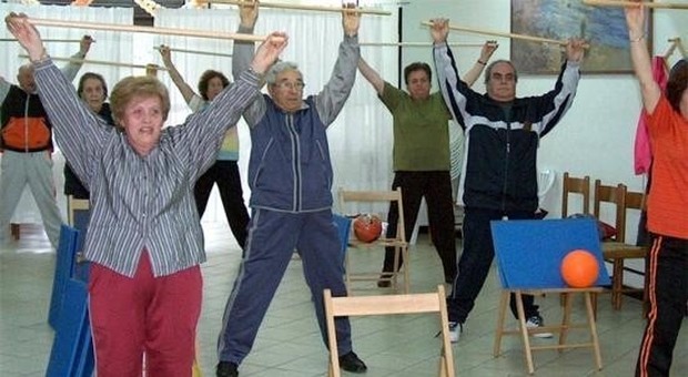 Lo sport fa bene agli over 65, basta non sentirsi dei ragazzi