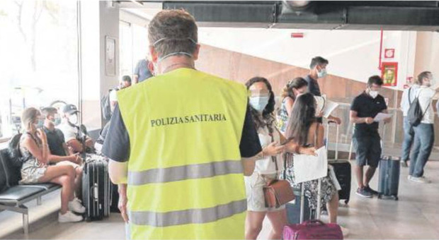 Covid a Salerno, tra i 43 contagiati una turista francese e una bimba di 10 anni