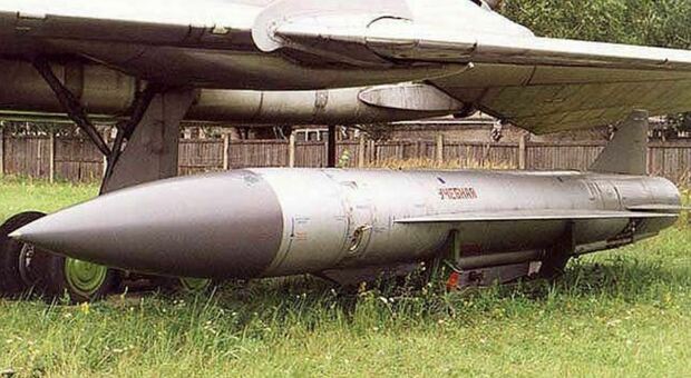 Missile "killer di portaerei", l'arma che ha distrutto il palazzo a Dnipro: prodotto negli anni Sessanta e "impreciso"
