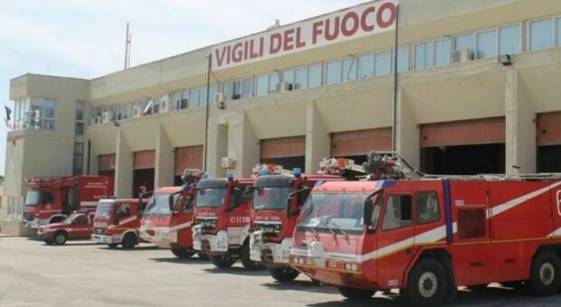 Lampedusa, i 10 vigili del fuoco morti per tumore. «Tutta colpa del radar, troppi di noi si sono ammalati»