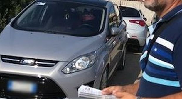 Fiumicino: blitz della polizia locale ai depositi abusivi di parcheggi auto a lunga sosta