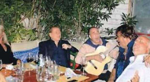 Conto da 6000 euro allo Smaila's, Berlusconi irritato. Umberto: "Io pago abbonamento al Milan"
