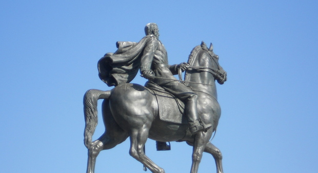 Napoli Statua equestre Armando Diaz