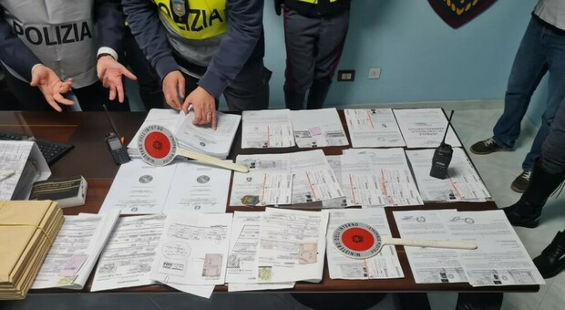 Certificati medici falsi, in 50mila con le patenti illegali: scattano 20 arresti