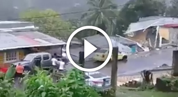 Otto, la tempesta diventa uragano: già 4 morti a Panama | Guarda