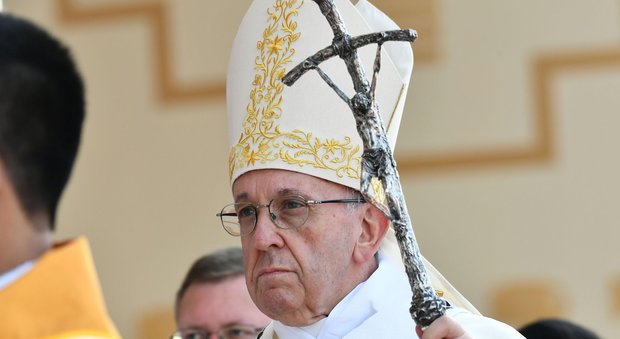 Papa Francesco nella bufera: «Offese le vittime della pedofilia»