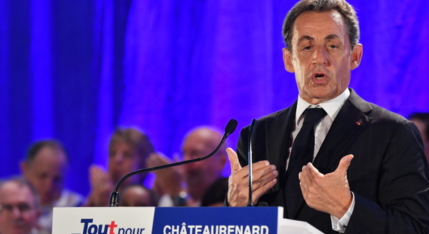 Francia, Sarkozy coinvolto nello scandalo delle fatture false: chiesto il processo