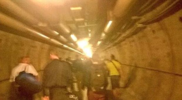 Guasto al treno nel tunnel sotto la Manica, paura in Eurostar. Evacuati in centinaia