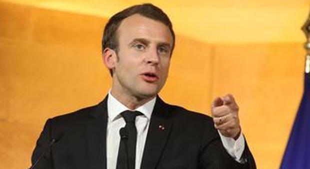 Macron: «Vedo forze paradossali, fiducia in Mattarella»