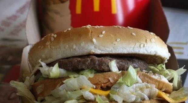 Carne avariata da McDonald's e Kfc. Le catene di fast food denunciano il fornitore