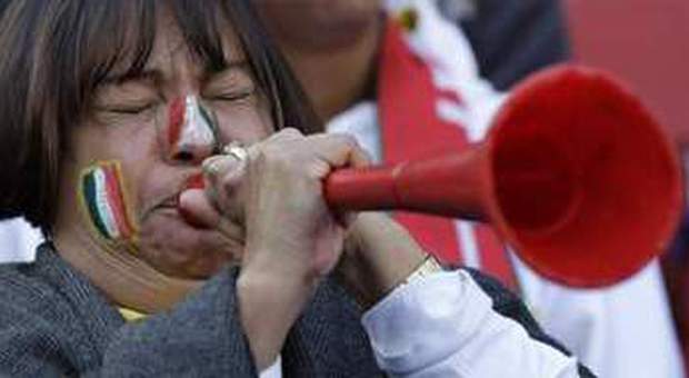 Italia elmininata, vuvuzela in saldo Su eBay trombette a prezzi scontati