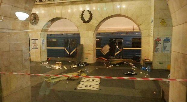 San Pietroburgo, i testimoni: «Esplosione violentissima, c'era sangue dappertutto»