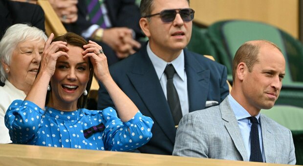 William e Kate principe e principessa del Galles. Il Re: «Lui sarà il mio erede»