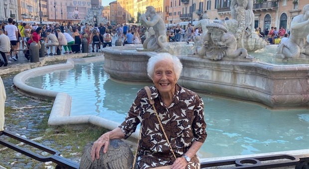 Silvana compie 100 anni: una vita nella sua Roma e stasera la festa in famiglia. Il nipote: «E' lucidissima e piena di gioia, brinderemo con uno spritz»