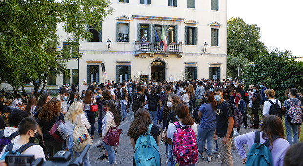 L'istituto Besta di Treviso dove si è sviluppato un focolaio in una quarta superiore con otto studenti positivi