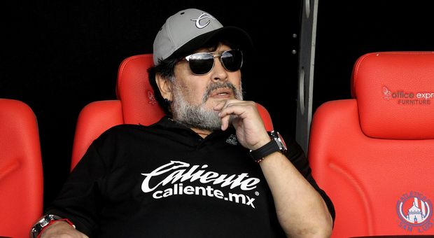 Diego Armando Maradona arrestato a Buenos Aires, era appena atterrato dal Messico