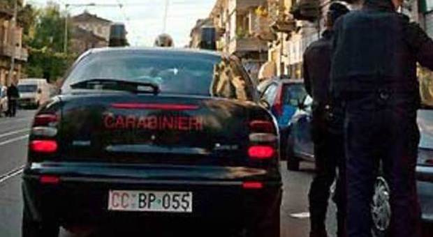 «Pronto carabinieri? Non riesco a dormire venite a prendere quel topo d'auto»