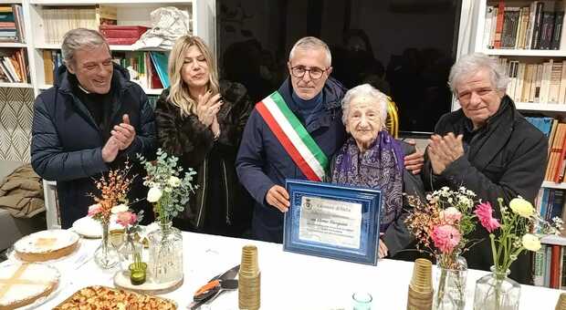 Meta festeggia la sua centenaria Elena Pasquini