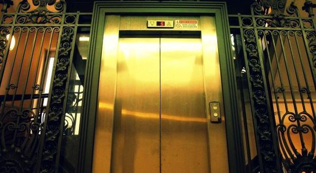 Gli ascensori non sono pericolosi, ma gli scalini sì