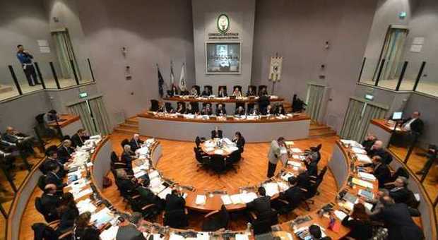 Una seduta del consiglio regionale in carica fino a maggio 2015