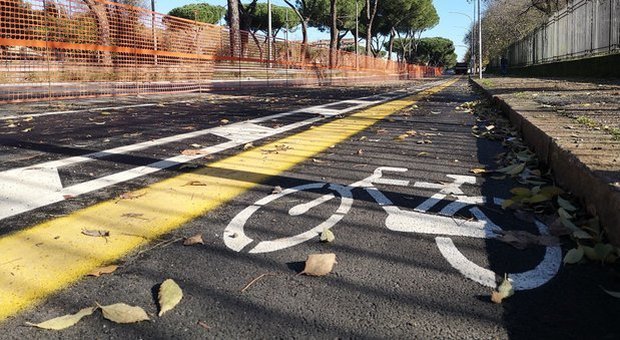 Roma, ciclista ucciso a Boccea, incastrato il pirata: «Sono fuggito per paura»