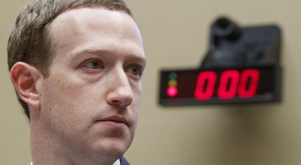 Facebook, Tajani a Zuckerberg: venga a riferire al Parlamento europeo