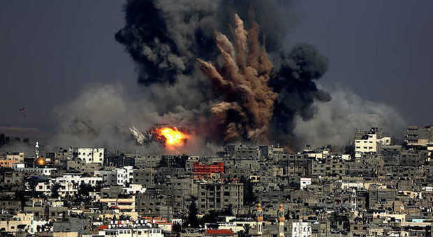 Amnesty International accusa Israele di crimini di guerra: «A Gaza una carneficina». La replica: «Falsifica la realtà»