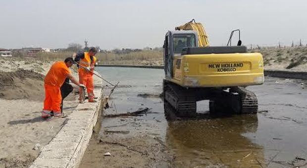 Stop allagamenti a Lago Patria, è stata rimossa la sabbia dalla foce