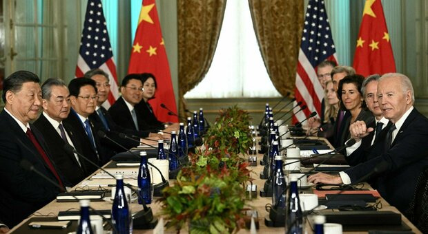 Usa-Cina, prove di disgelo. Quattro ore di faccia a faccia tra Biden e Xi (che cena anche con Elon Musk)