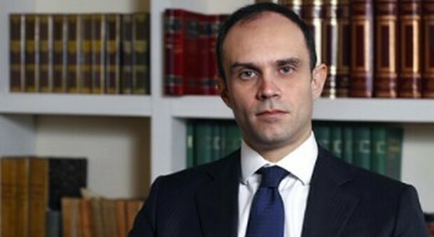 Luca Di Donna, avvocato vicino all'ex premier Conte, è sotto indagine per associazioni a delinquere