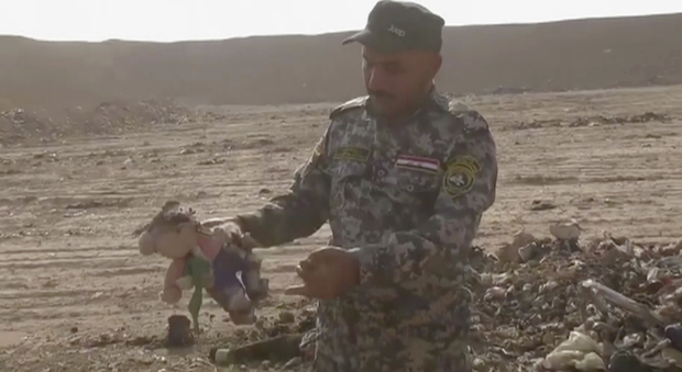 Isis, scoperta una maxi-prigione a Mosul: liberati in mille, sono ex soldati o poliziotti