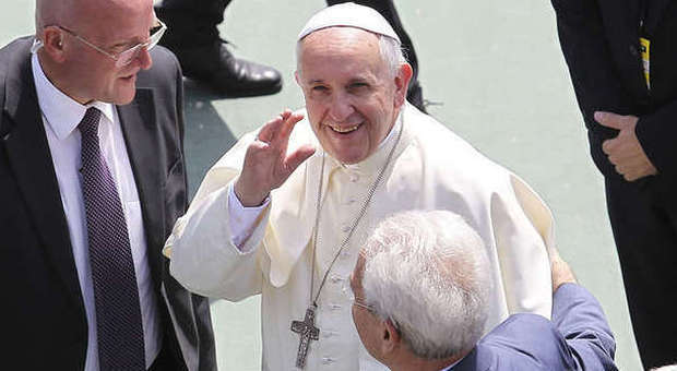 Il Papa a Caserta: «Chiedo perdono ai fratelli pentecostali»