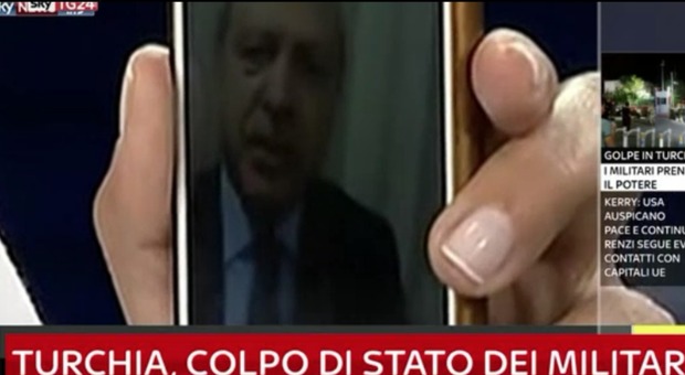 Erdogan in fuga: "In volo verso Ciampino", l'Italia smentisce