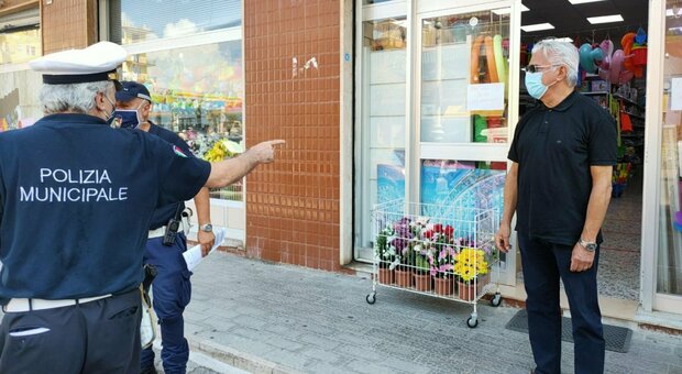 Virus, stretta a Salerno: «Io senza mascherina perché stavo bevendo: non pagherò la multa da 1000 euro»