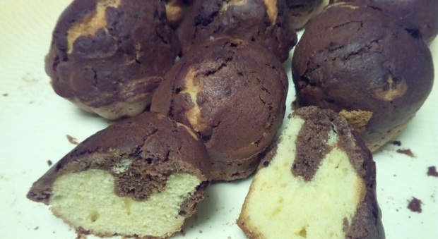 #iorestoacasa: i muffin bicolore al cacao amaro della chef Fanrizia Vitturini