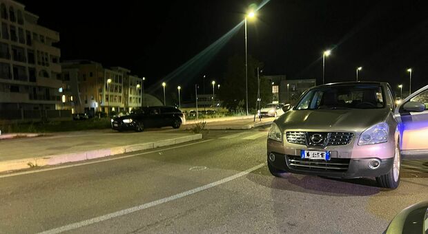 Investita da un'auto mentre attraversa sulle strisce pedonali: 13enne rianimata da un carabiniere fuori servizio