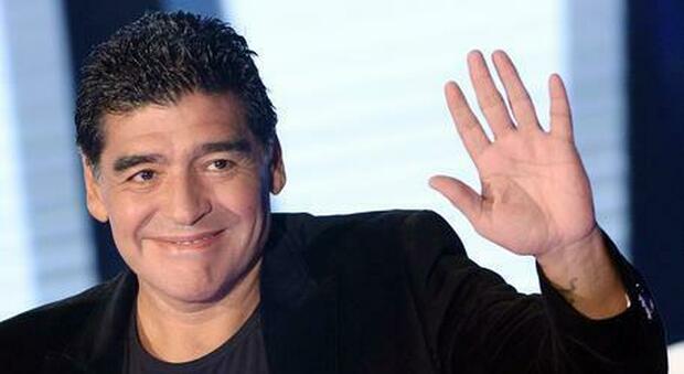 Maradona, il calcio perde il suo dio. Stroncato da un infarto a 60 anni, il calcio perde il suo dio