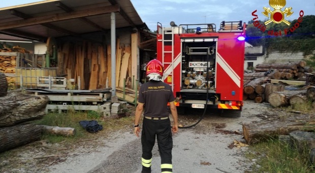 Incendio della segheria a Castelnovo