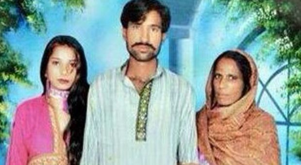 La coppia cristiana bruciata viva in pakistan